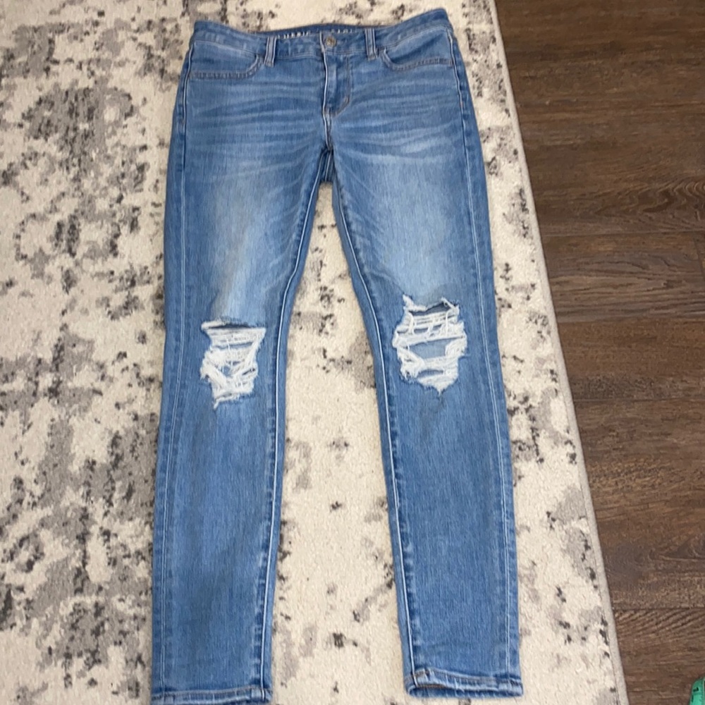 Women’s American Eagle skinny jeans